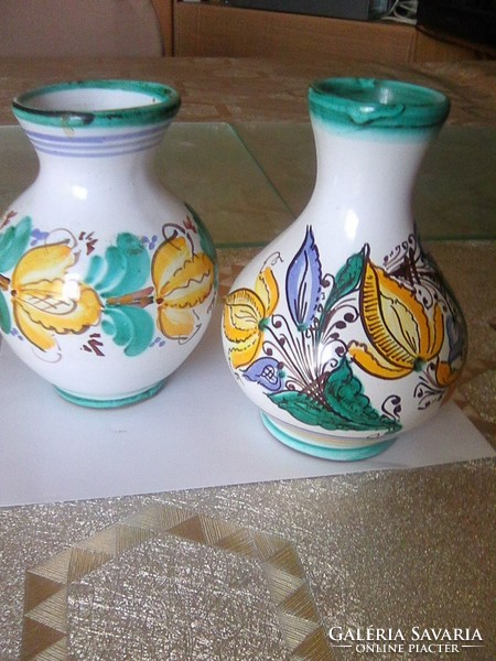 Habán mintás jelzett kerámia vázák párban eladók