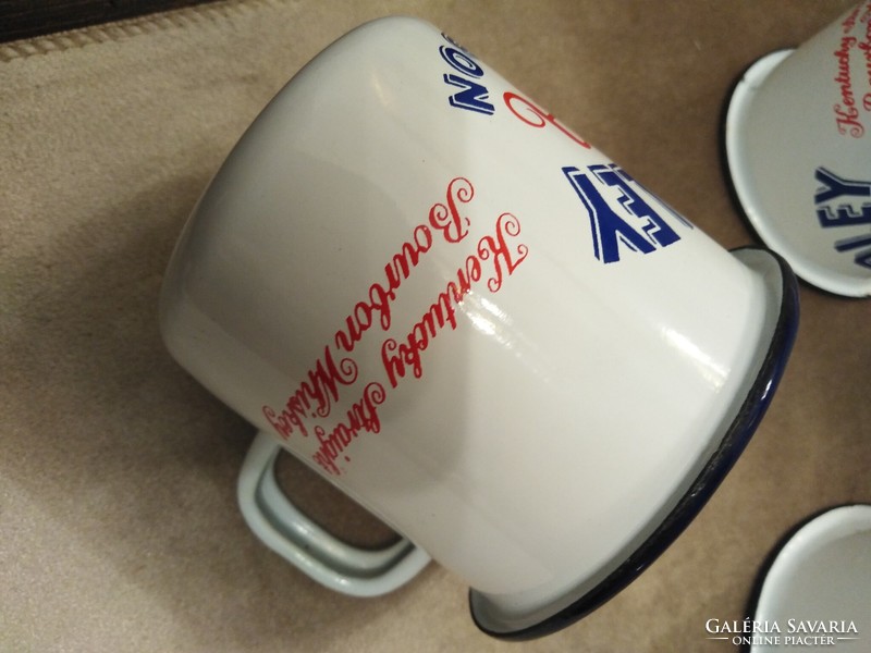Bourbon kentucky-whiskey, enamel-painted mugs