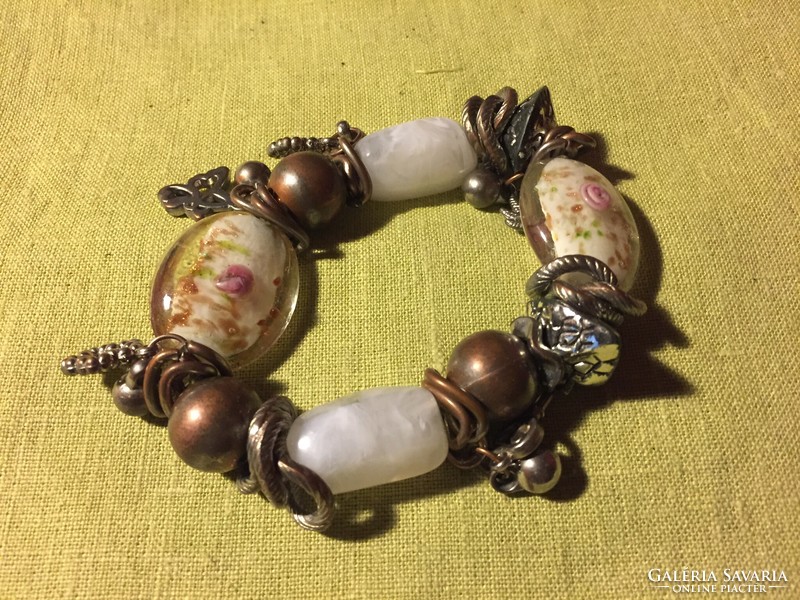 Bohemian, youthful bijou bracelet with charms (8fprd)