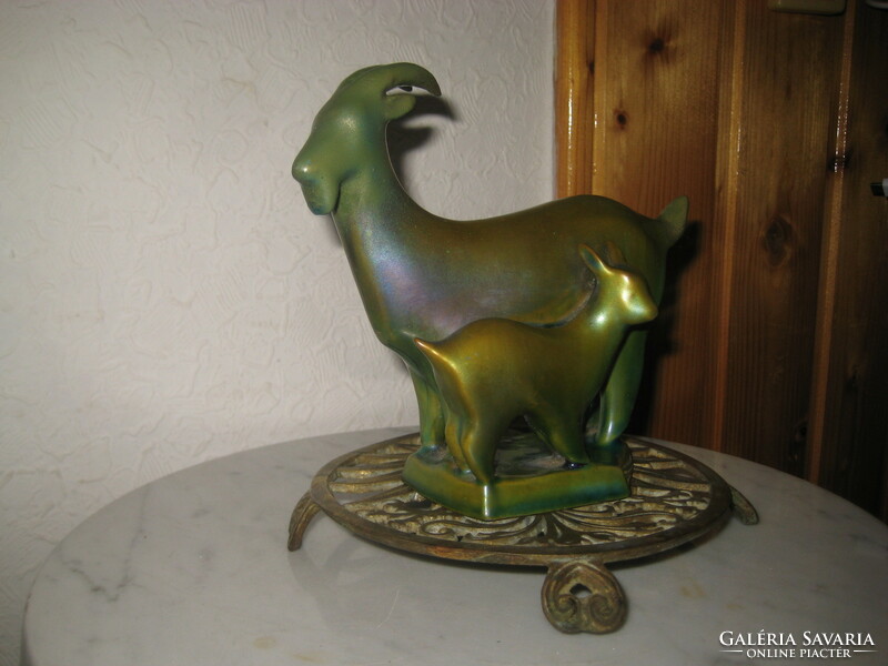 Zsolnay eozln: goat, goat with its kid, shield seal, 14 cm