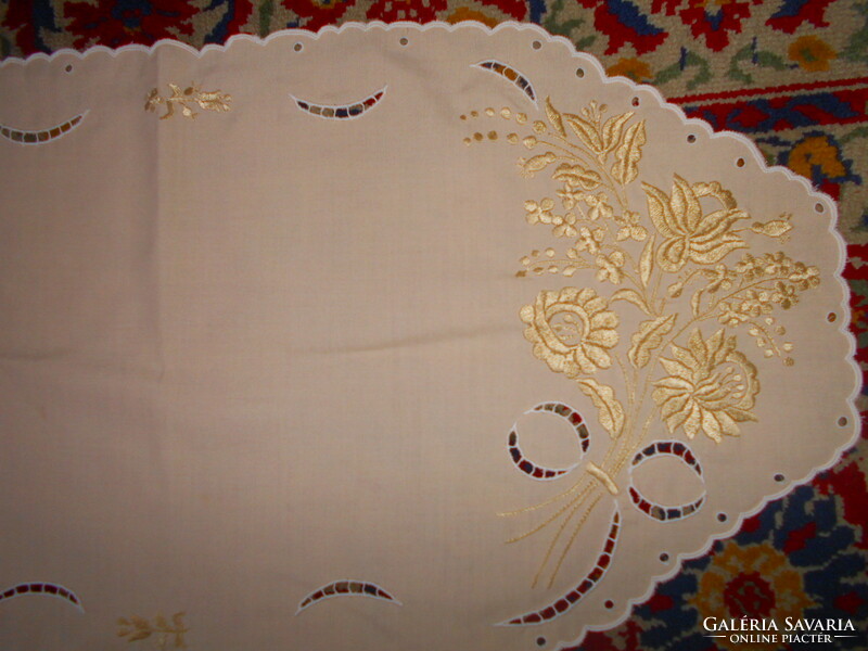 Madera tablecloth with silk embroidery - 75 cm x 35 cm-beautifully executed embroidery