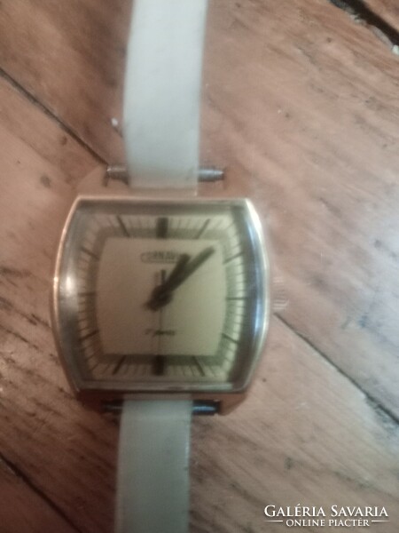 Vintage cornavin perfectly working 17 stone women's watch from the 1960s