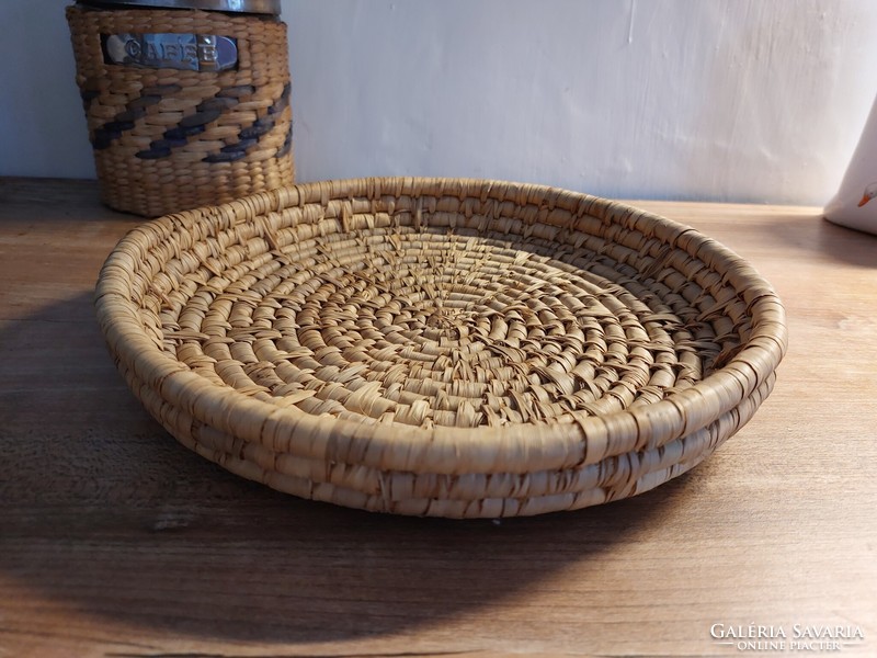 Natúr, gyékény, raffia  fonott kínáló tálca, 28 cm