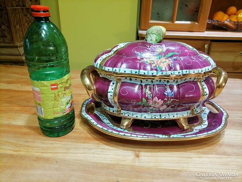 Majolica soup bowl with saucer tray