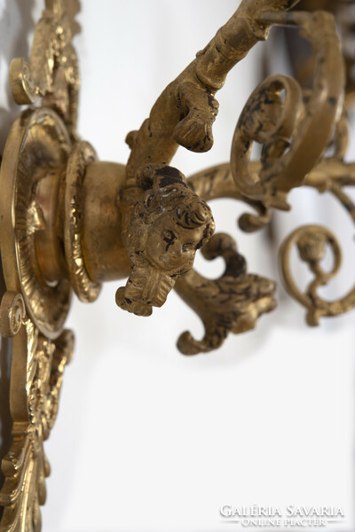 Aranyozott bronz falikar párban - plasztikus angyalfejekkel díszítve