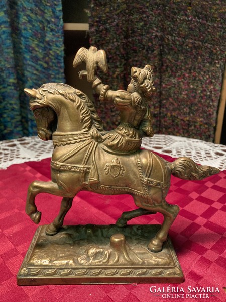 Antik bronz lovas szobor.