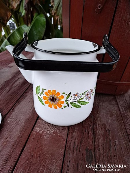 Beautiful patterned metal enamel teapot teapot pouring pot nostalgia