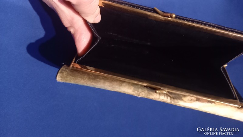 Gyönyörű régi pénztárca mely egy életképet ,jelenetet ábrázol
