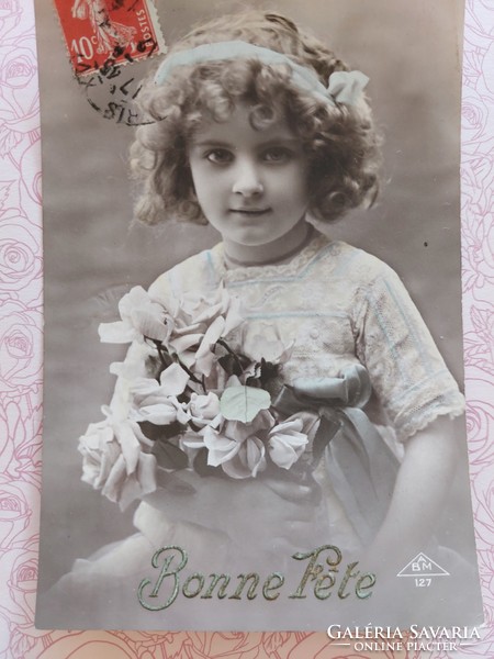 Régi képeslap fotó levelezőlap kislány virágok