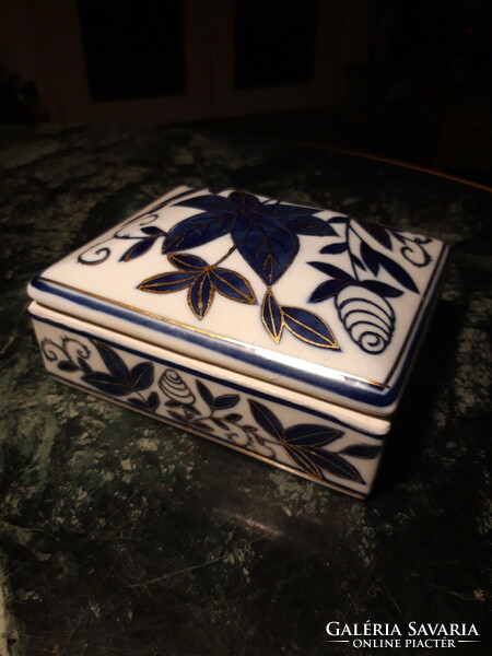 Chinese, gold-plated, blue - white floral pattern, porcelain jewelry holder / spice holder / butter and sugar holder