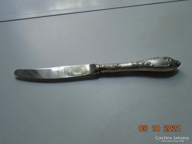 Barokk mintás ezüstözött nyéllel szovjet orosz polírozott kés rozsdamentes pengével