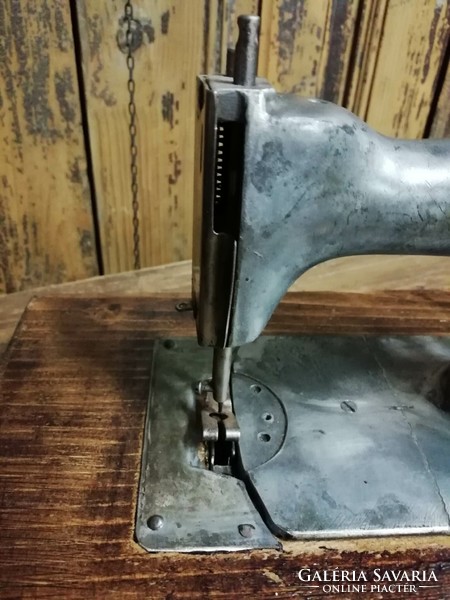 Toy sewing machine, small sewing machine, mini sewing machine renovated, as decoration