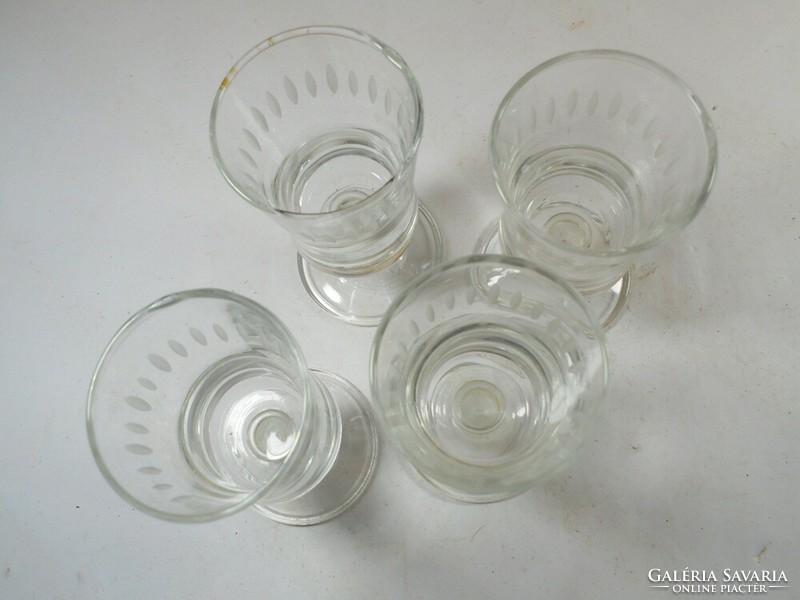 Retro régi üveg talpas pohár  -likőrös likőr rövid italos alkohol- pohár készlet - 4 db