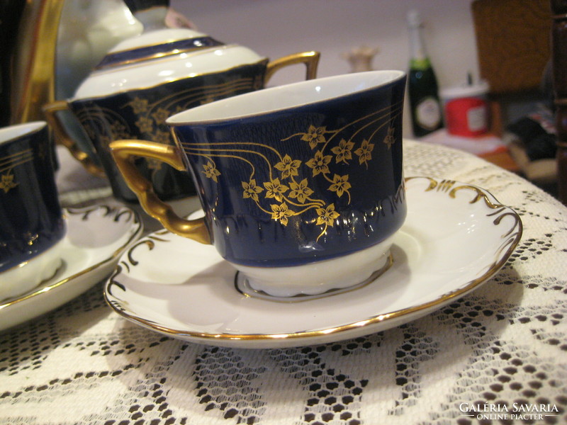 Zsolnay mocha set with elf ears, from the 60s, with a gold feathered small plate