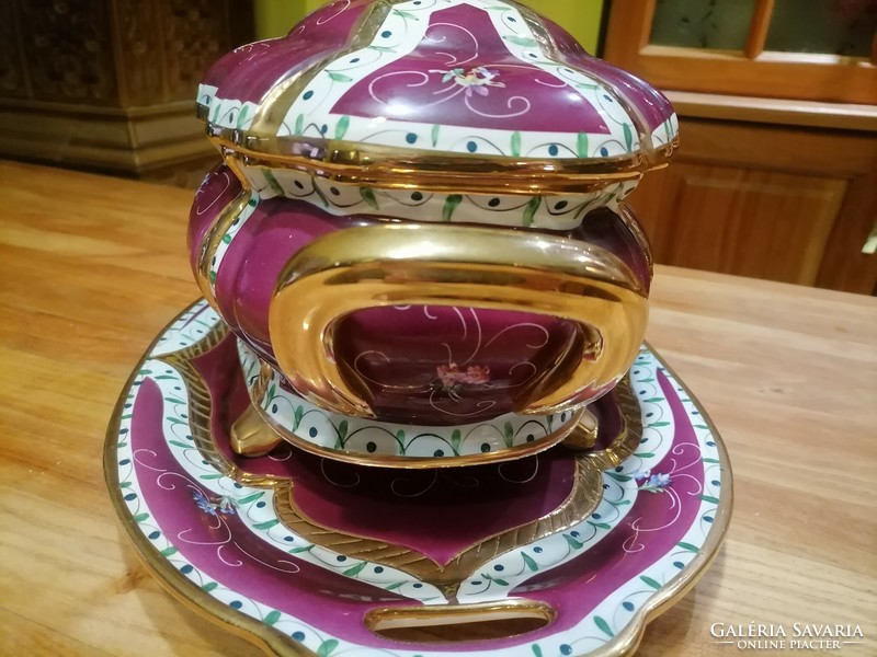 Majolica soup bowl with saucer tray