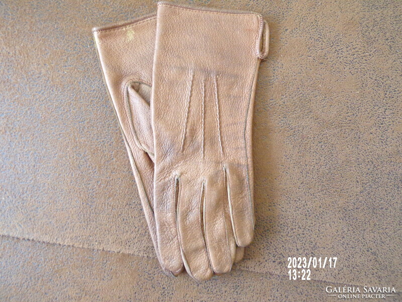 3 Pairs of women's leather gloves (used)