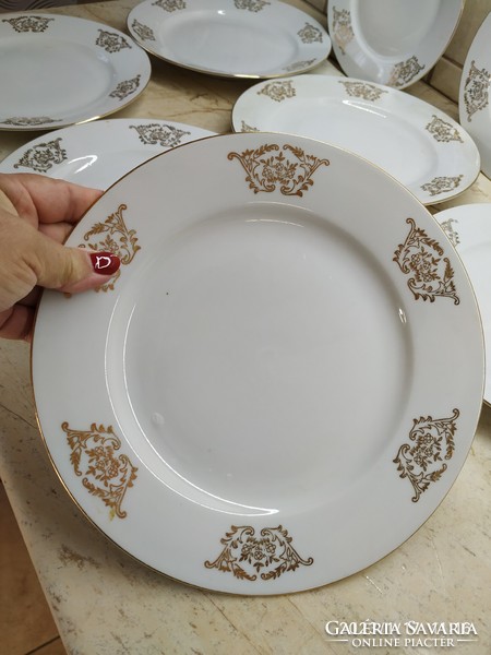 5 gold patterned porcelain flat plates, 3 cookie plates for sale!