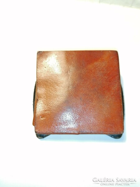 Teddy bear, leather wallet (779)