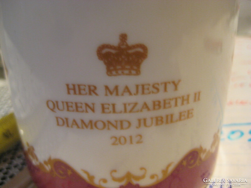 II. Elizabeth, memorial cup, royal crest porcelain,