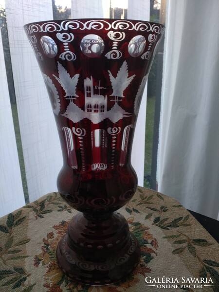 Egermann rubinvörös cseh Bohemia váza, 25 cm