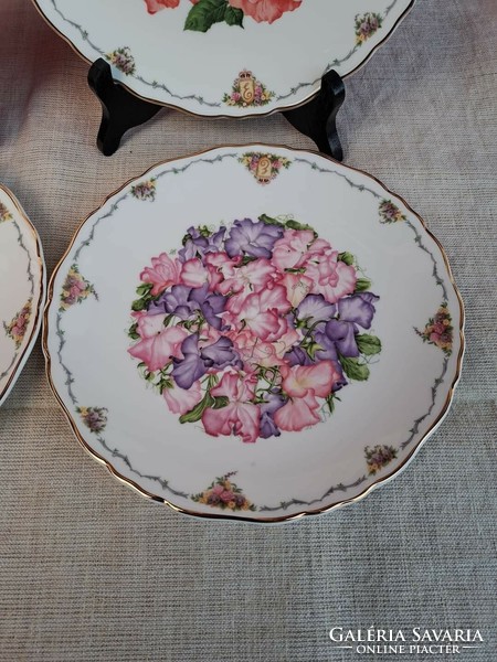 Royal Albert angol II. Erzsébet anyakirálynő kedvenc virágai sorozatból dísztány tányér  rózsa