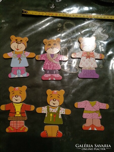 Bear dress-up puzzle, 5 complete and one incomplete, without box, negotiable