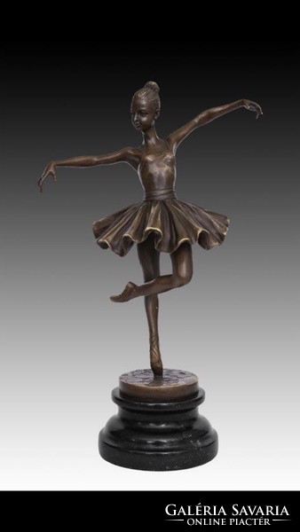 Ballerina bronze statue