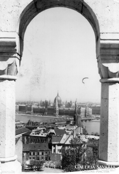 099 - Running postcard, Budapest - view from the fisherman's bastion to a bridge that no longer exists