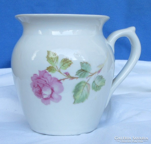 Old rosy porcelain jar 11 cm high, unmarked.