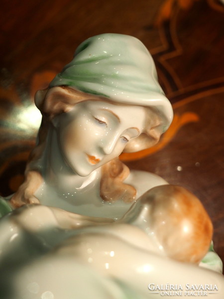 Herendi madonna, anya gyermekével
