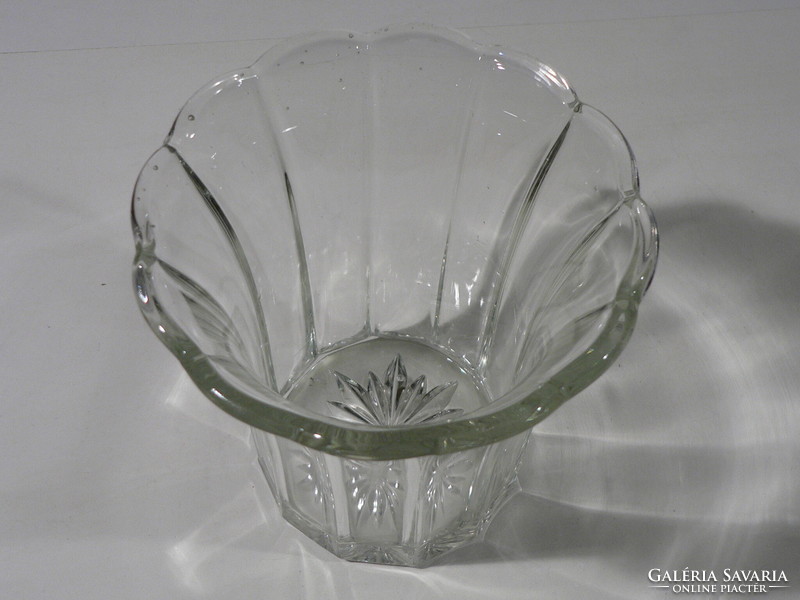 Üveg váza, metszett díszítéssel olcsón eladó