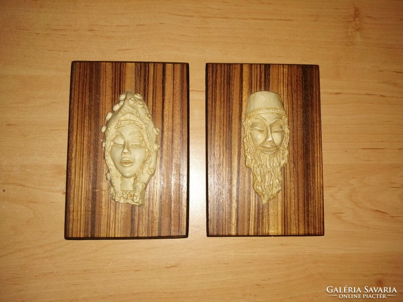 Antik fa-bakelit keleti nő és férfi arc falikép párban (12/d)