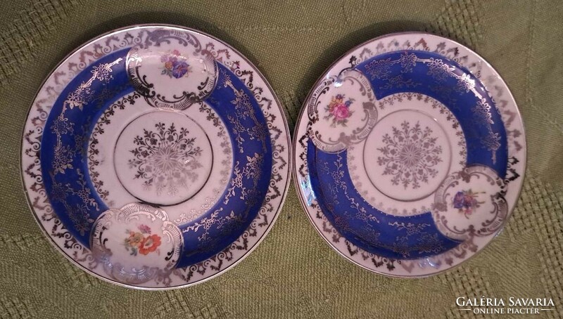 2 db antik porcelán kisméretű tál. Mérete: 11 cm 1800 ft két db