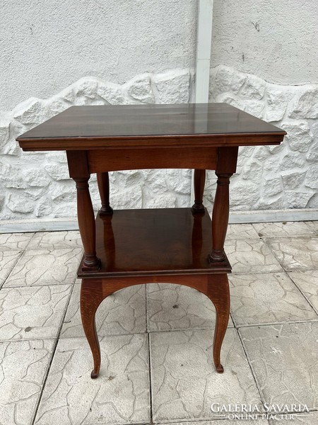 Antique shelf table