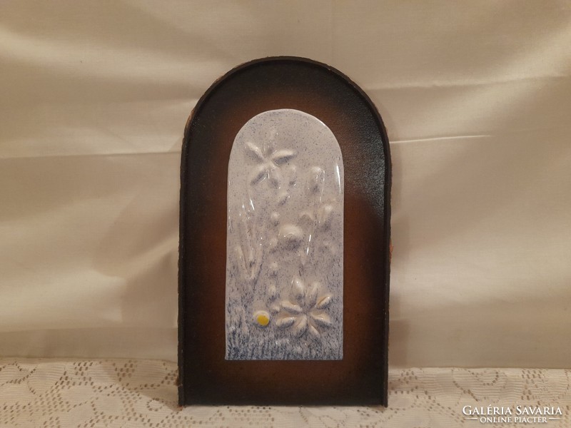 Ceramic picture with leather frame