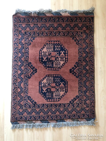 Iráni kézi csomózású szőnyeg