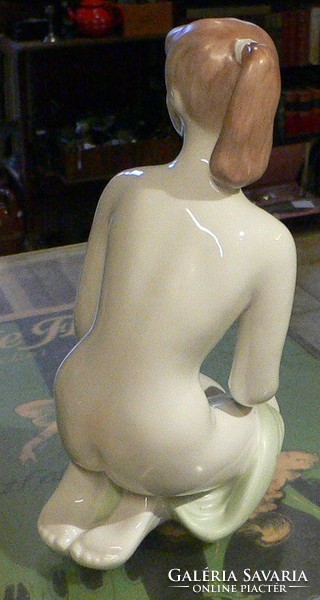 Aquincum porcelain large size female nude