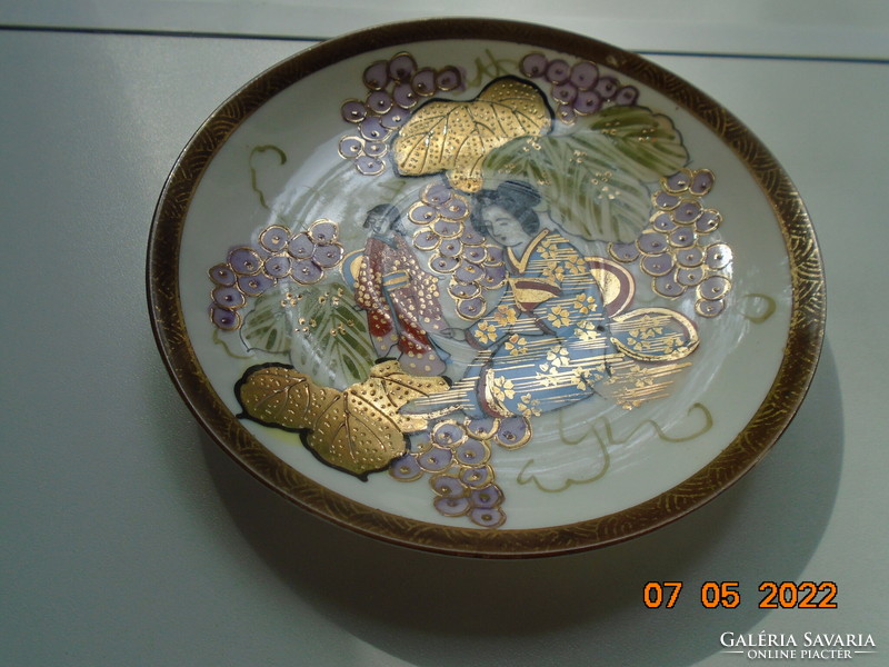 Arany zománc Mitikus nagyságú KYOHO szőlő mintával  és életképpel antik japán tojáshéj teás készlet