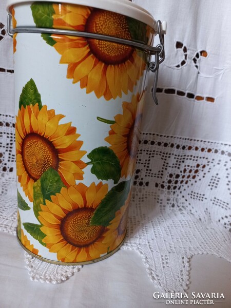 Retro sunflower metal container