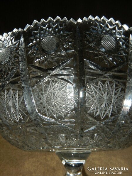 Base, polished crystal bowl