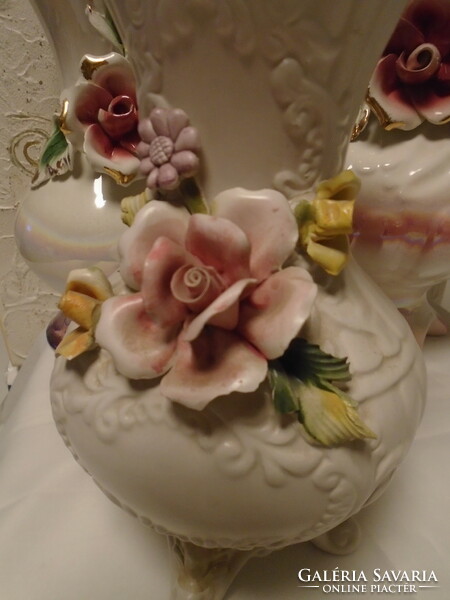 Beautiful antique beautifully crafted capodi monte vase