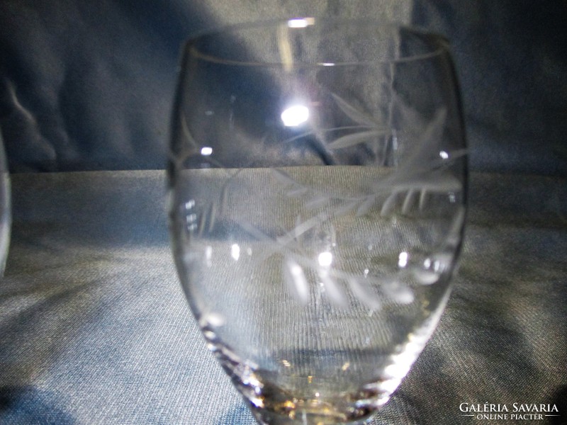 4 db szép régi talpas üveg pohár