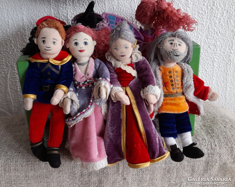 English character finger puppets - puppet & co -
