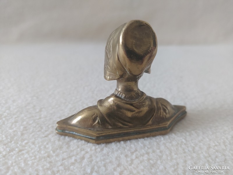 Bronze female bust, flawless table decoration with fine workmanship, letter weight