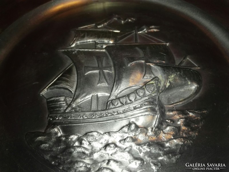Ón fali tányér,közepén 3D vitorlás hajó!