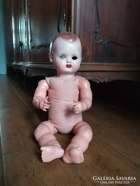 Antik csecsemő baba