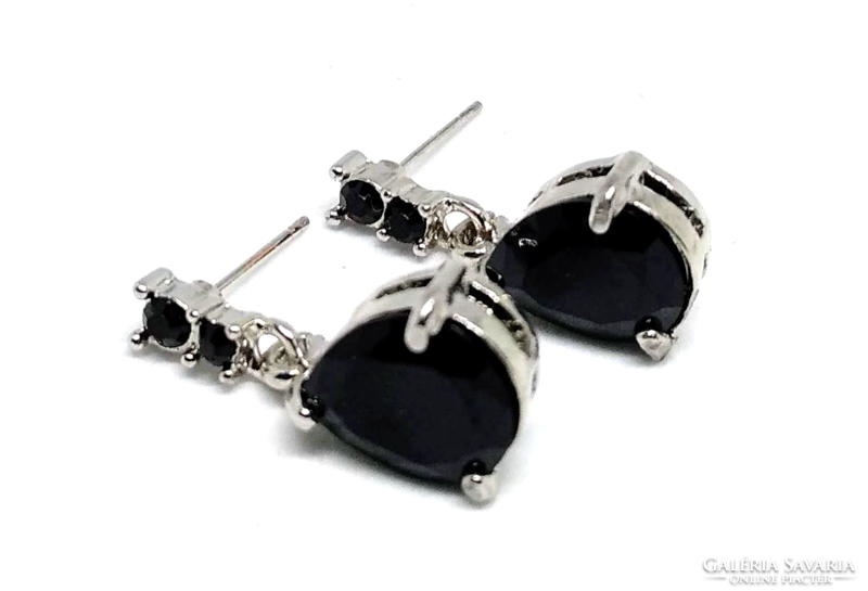 Silver-plated earrings with faceted black crystals 40