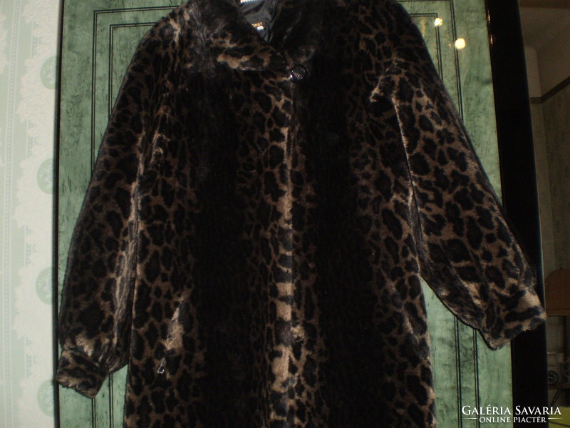 Faux fur tiger print long fur coat