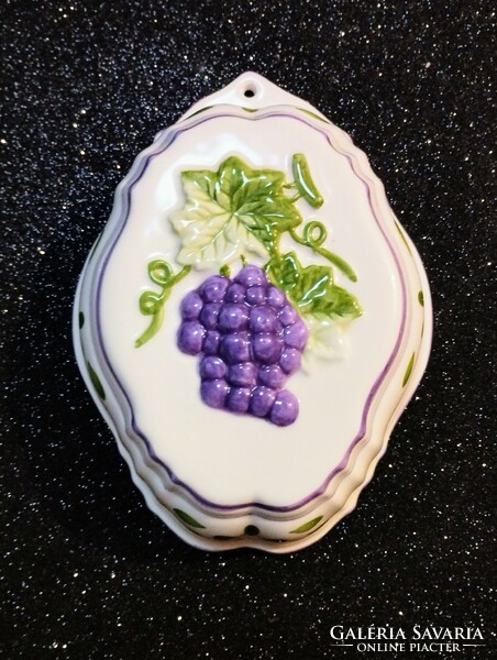English vintage ceramic pudding/jelly mold set