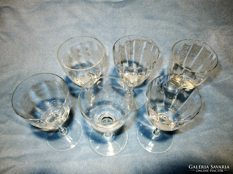 6 db szőlőfürt mintás régi talpas üveg pohár